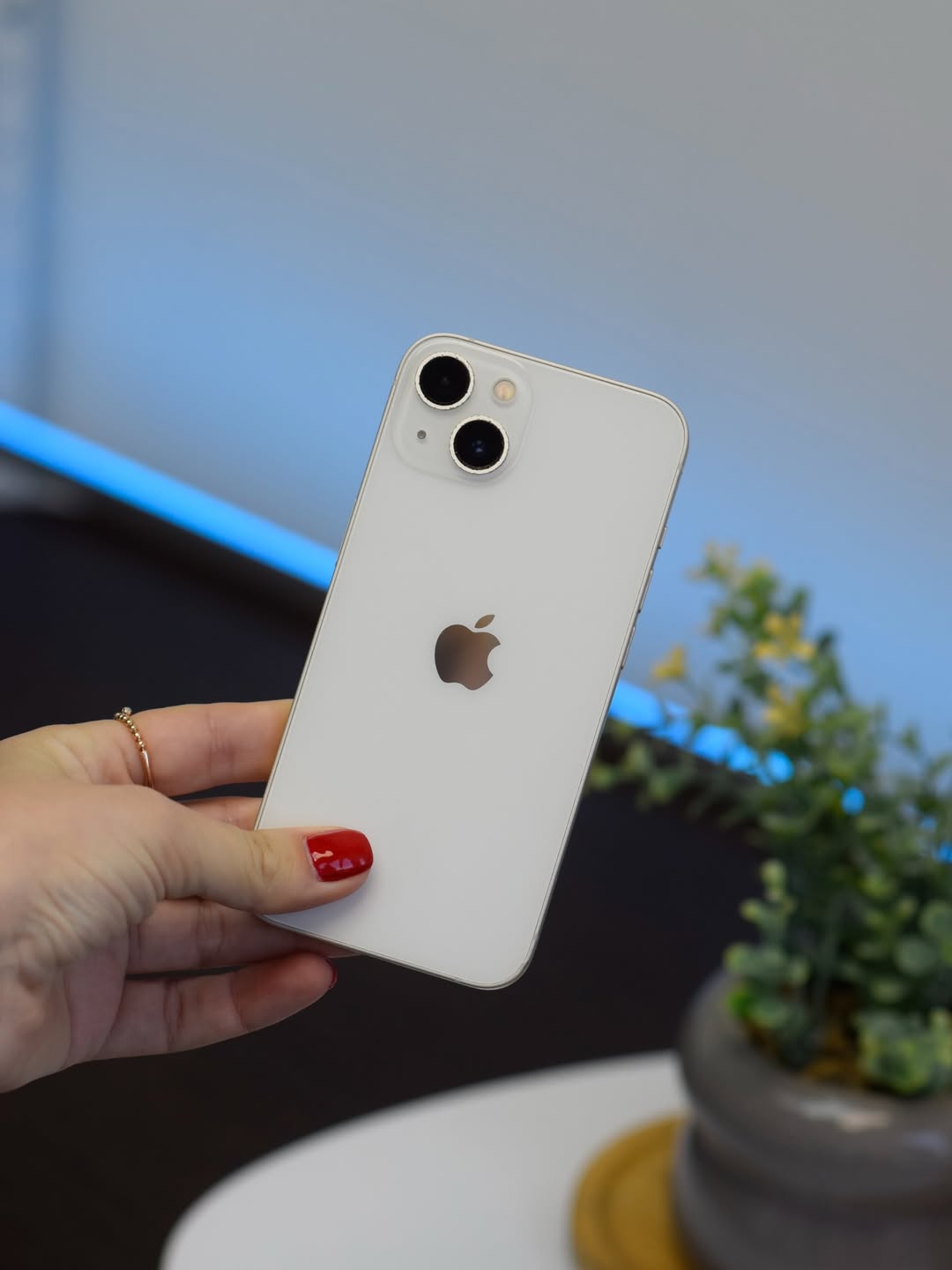 iPhone 13