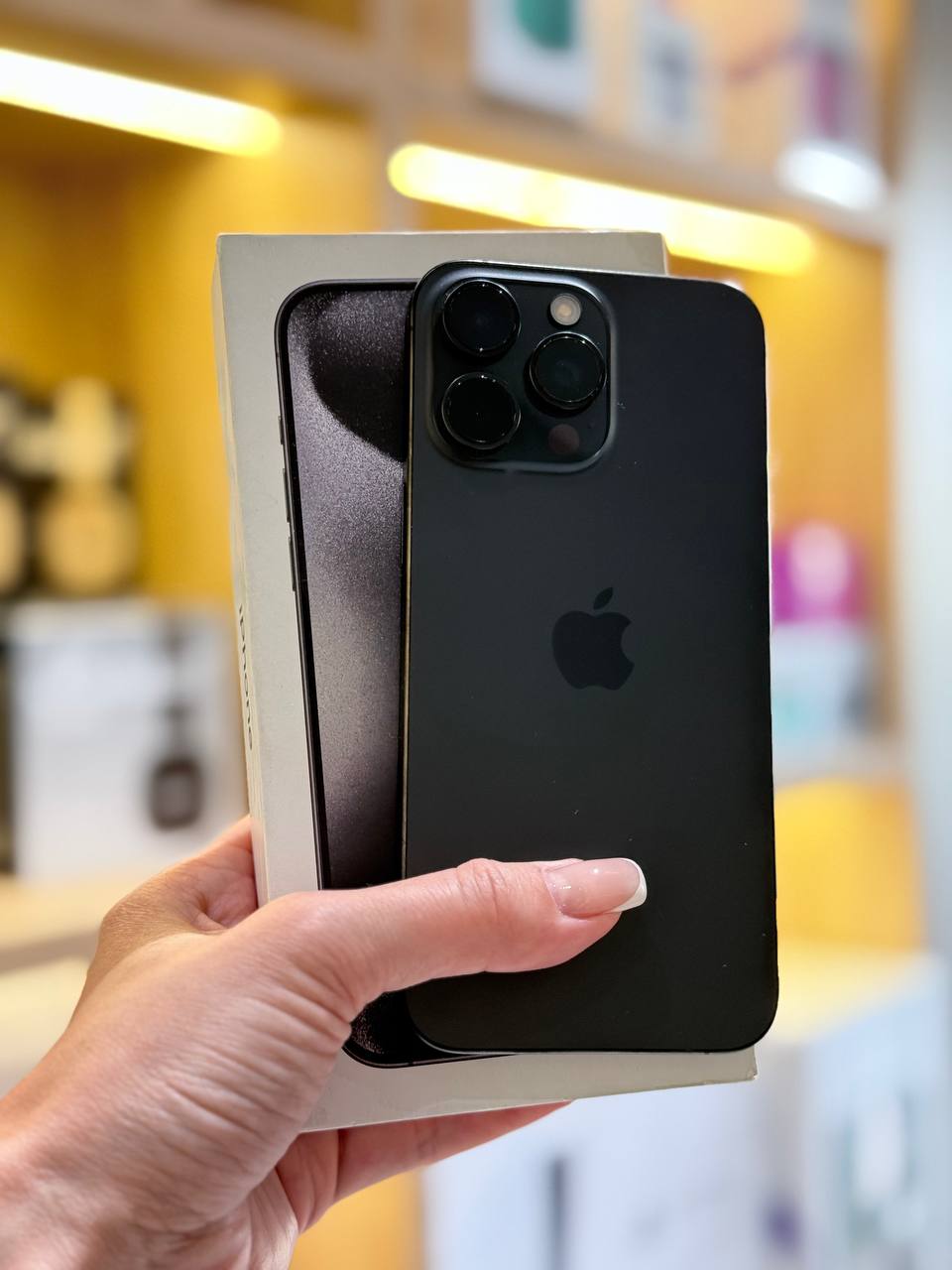 iPhone 16 Pro Max
